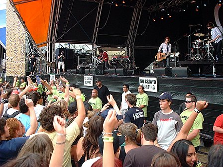 NZ's Evermore hit a #1 song in Australia - Good One Bros! Big Day Out Auckland, New Zealand. 19 January 2007